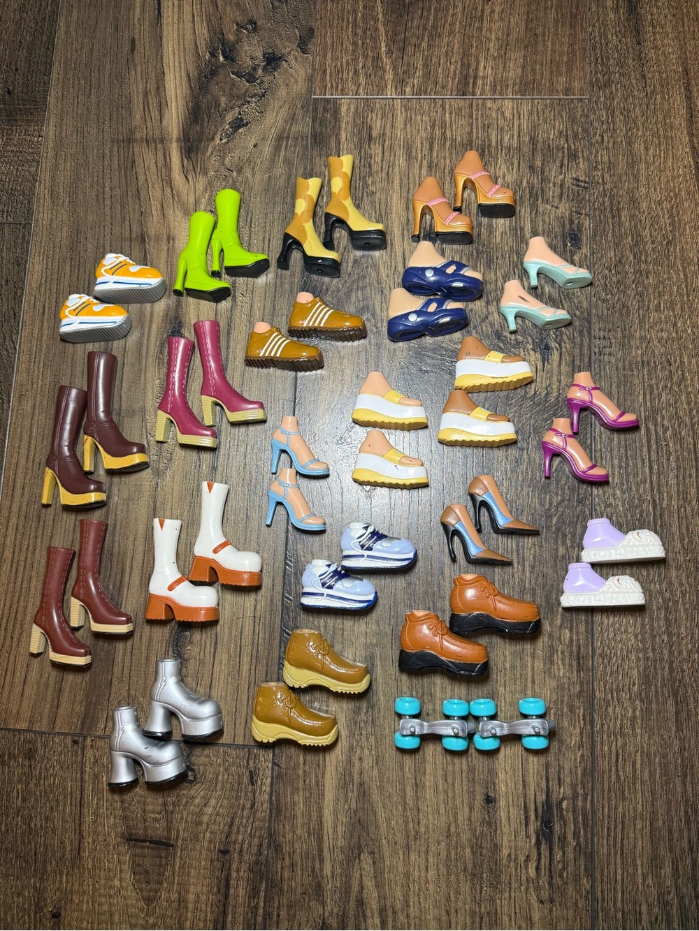 Vintage 2000's Y2K MGA Bratz Doll Shoes Accessory Lot Bundle of 44 Items